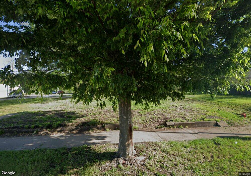 2406 Wabash Ave, Terre Haute, IN 47807 - photo 1