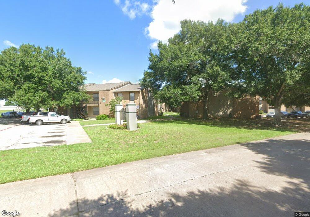 1317 Mahlmann St, Rosenberg, TX 77471 - photo 1