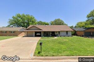1104 Jefferson Dr, Plainview, TX 79072