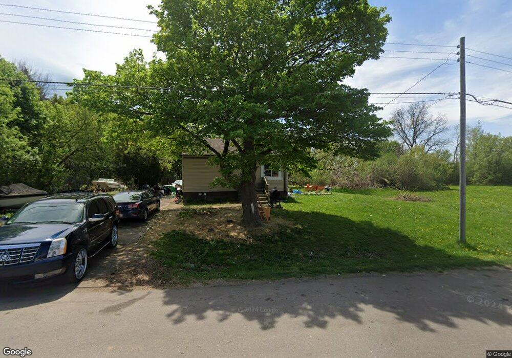 1034 E Kurtz Ave, Flint, MI 48505 - photo 1