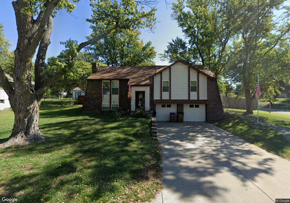 525 S Adams St, Raymore, MO 64083 - photo 1