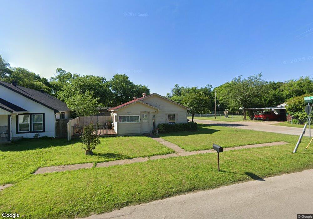 607 Poindexter Ave, Cleburne, TX 76033 - photo 1