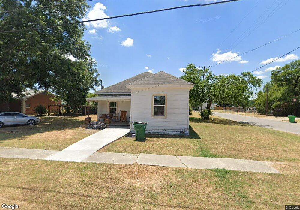 812 Foreman St, Gainesville, TX 76240 - photo 1