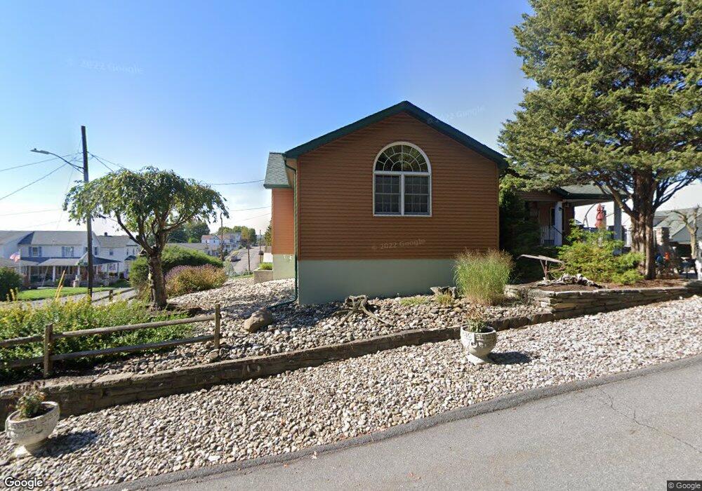 606 Penn Ave, Dupont, PA 18641 - photo 1