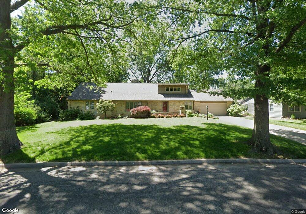 3627 SW 15th St, Topeka, KS 66604 - photo 1