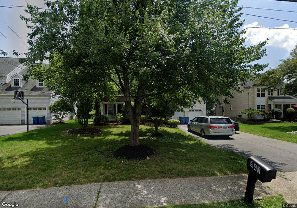 441 Vanderveer Rd, Raritan, NJ 08869 - photo 1