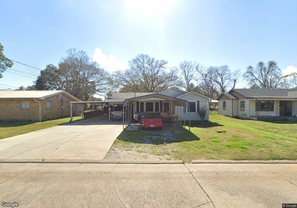 119 N Richelieu Cir, New Iberia, LA 70560 - photo 1