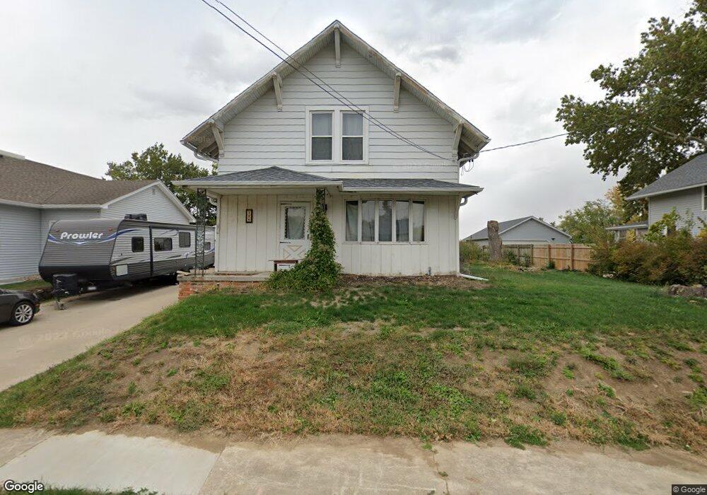 720 W 2nd St S, Newton, IA 50208 - photo 1