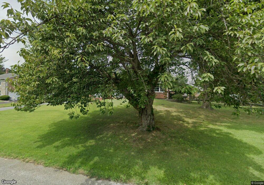 215 Stanford Dr, Wallingford, PA 19086 - photo 1