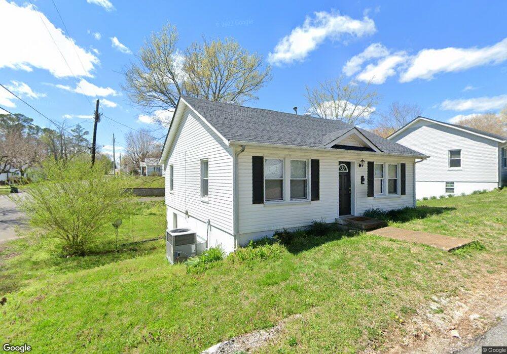 207 Cherry St, Dickson, TN 37055 - photo 1