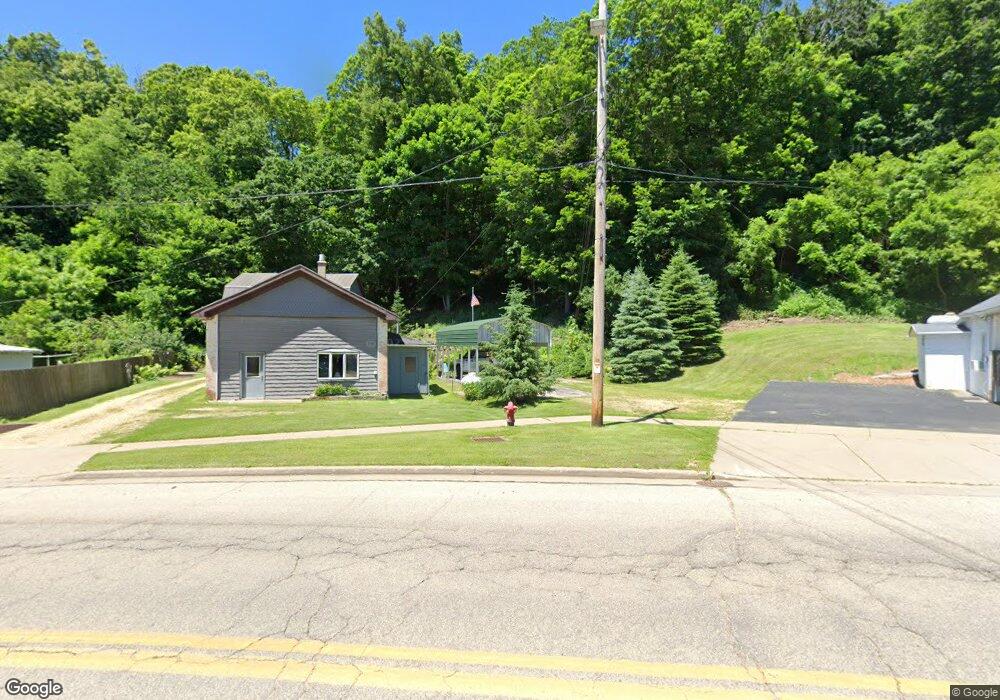 113 S Main St, Potosi, WI 53820 - photo 1