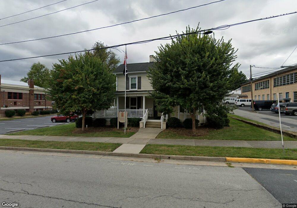 714 W 11th St, Waynesboro, VA 22980 - photo 1