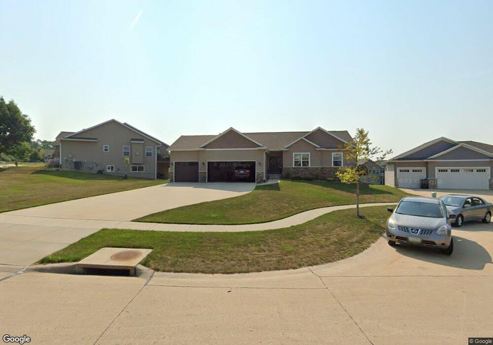 6109 Forest Meadow Ct NE, Cedar Rapids, IA 52411 - photo 1