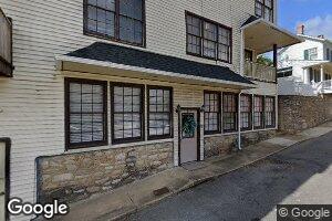 15 S Hawksbill St, Luray, VA 22835