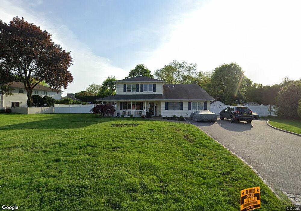 4 Peppermint Rd, ComMacK, NY 11725 - photo 1