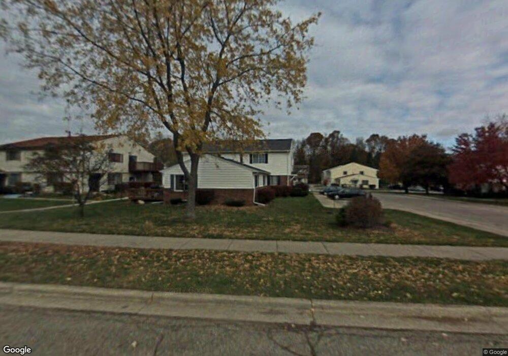 3946 Hunters Ridge Dr, Lansing, MI 48911 - photo 1