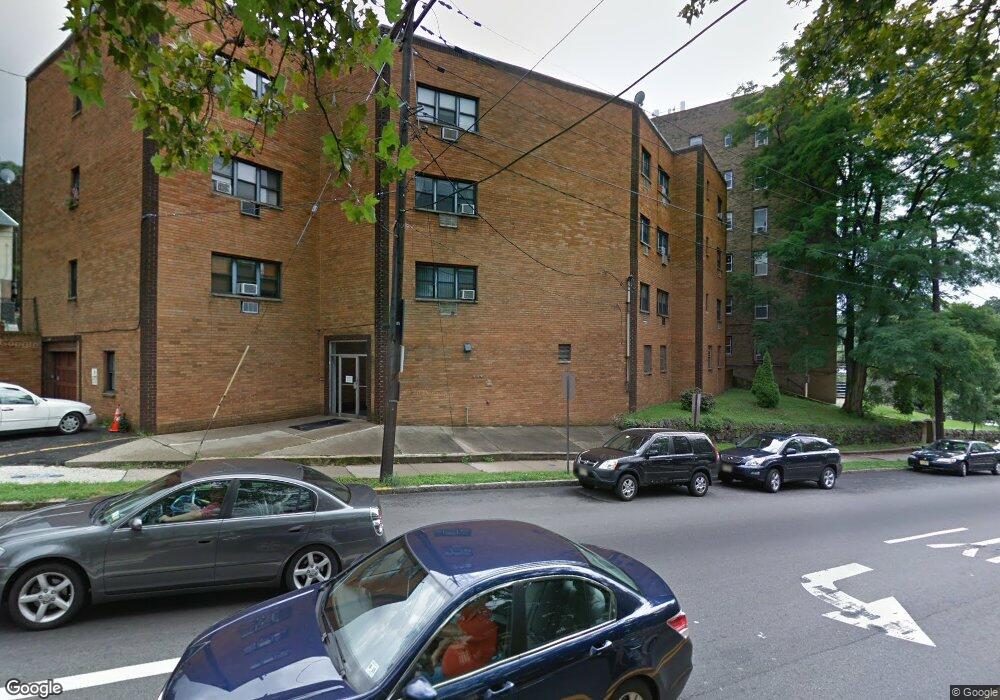 708 Jfk Blvd E unit C3, Weehawken, NJ 07086 - photo 1