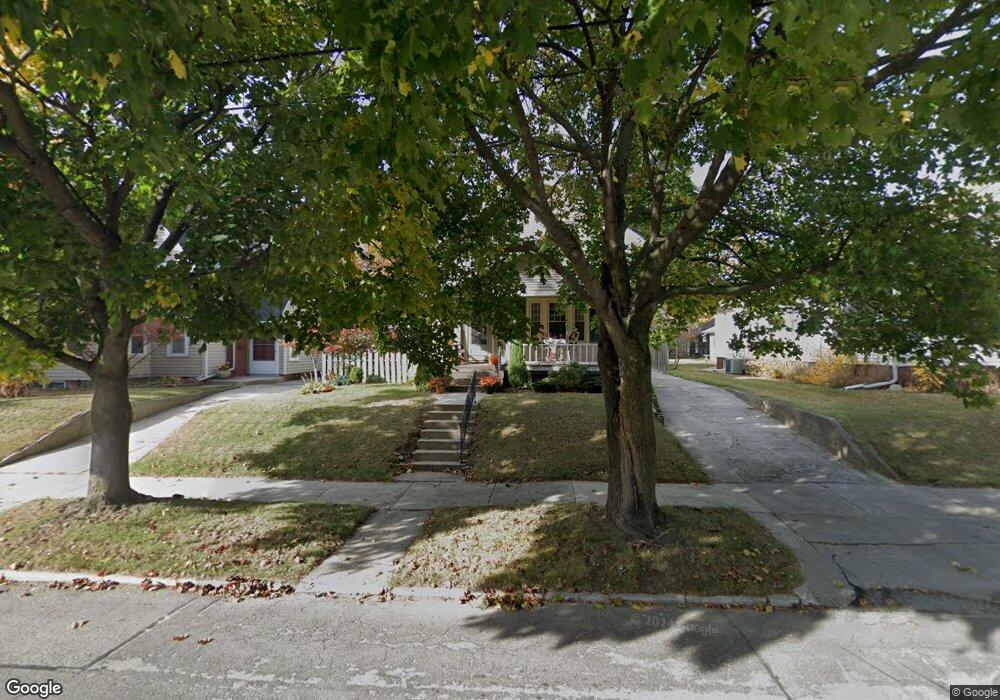 914 N 9th St, Manitowoc, WI 54220 - photo 1