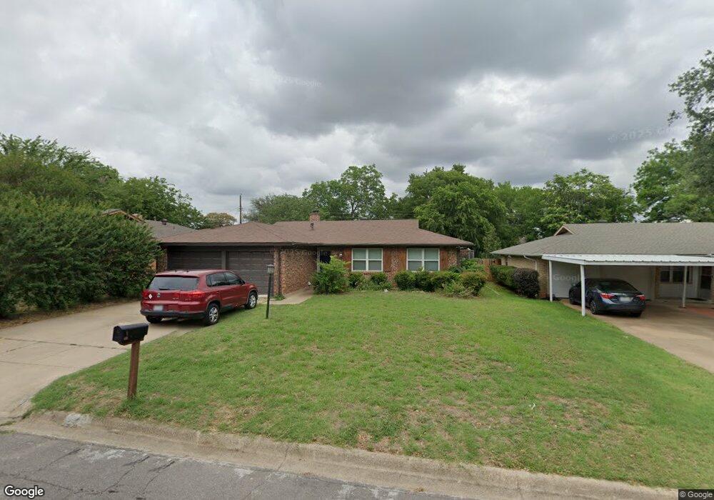 628 Oak Dr, Hurst, TX 76053 - photo 1