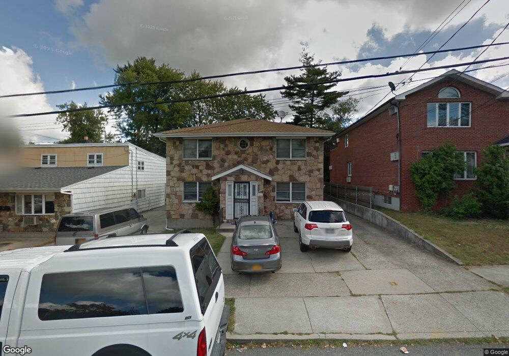 5735 256th St, Little Neck, NY 11362 - photo 1