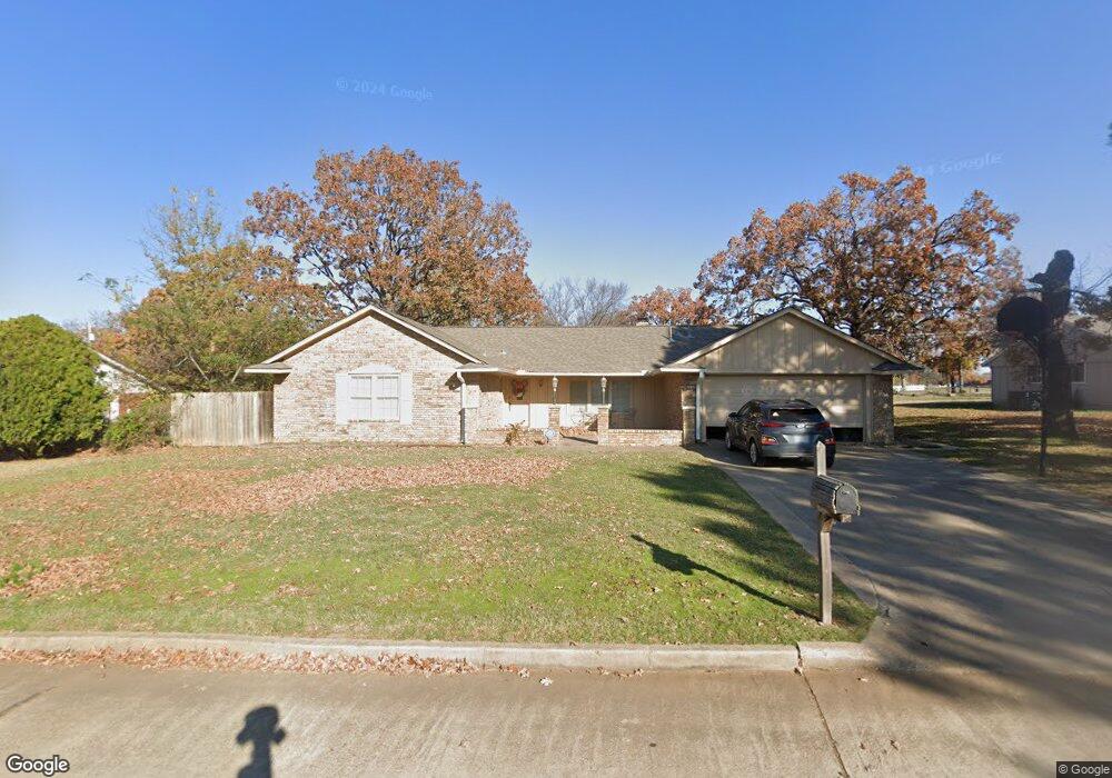 1220 Wade Wells Dr, Henryetta, OK 74437 - photo 1