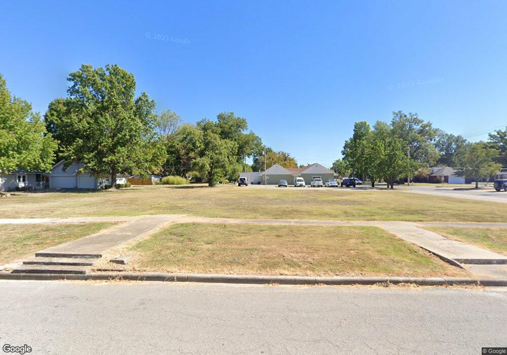 101 N Rowe St, Pryor, OK 74361 - photo 1