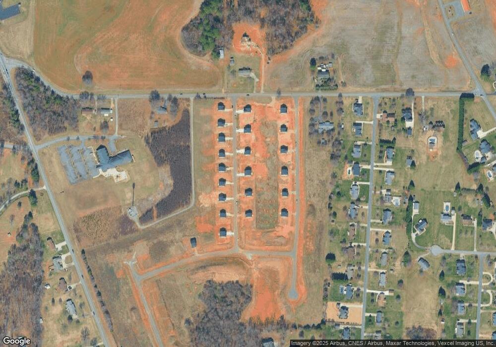 125 Red Cedar Ln, Statesville, NC 28625 - photo 1