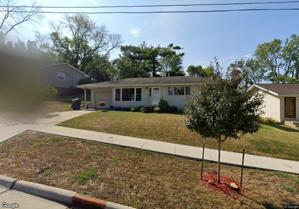 4001 14th Ave SE, Cedar Rapids, IA 52403 - photo 1