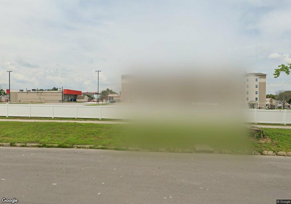 1427 Broadway Ave, Parsons, KS 67357 - photo 1