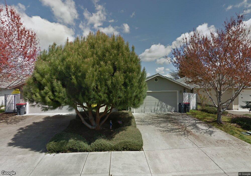 976 Glengrove Ave, Central Point, OR 97502 - photo 1