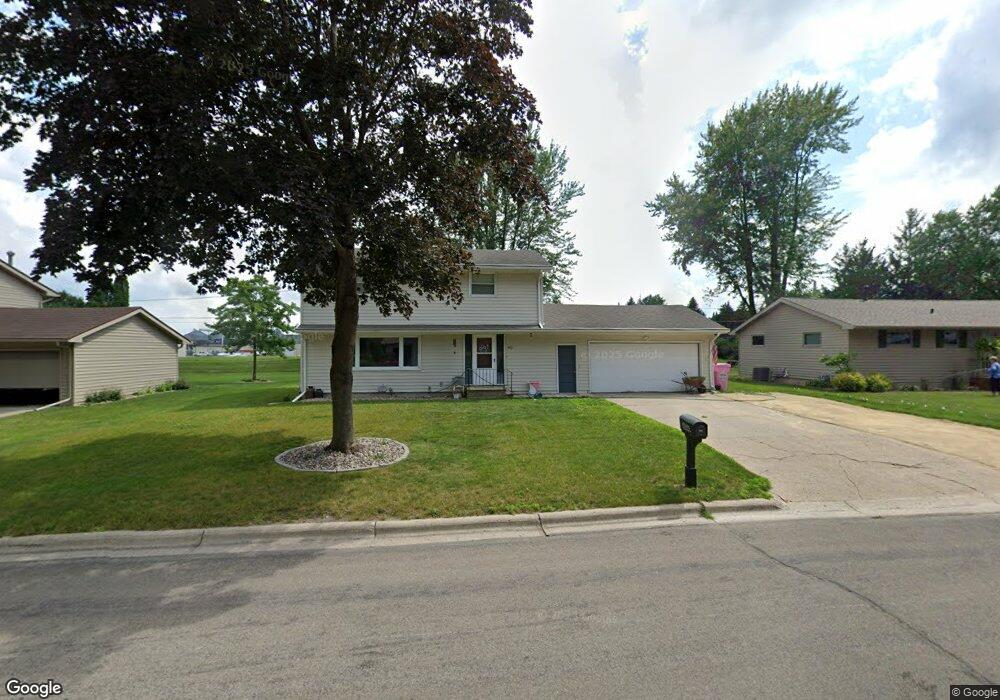 1413 Southview Ln, Albert Lea, MN 56007 - photo 1