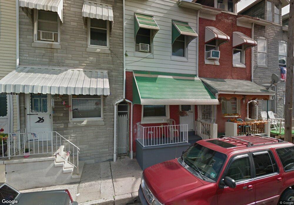 743 Locust St, Reading, PA 19604 - photo 1