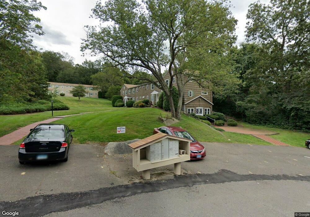 14 Arrowhead Way unit 5, Woodbury, CT 06798 - photo 1