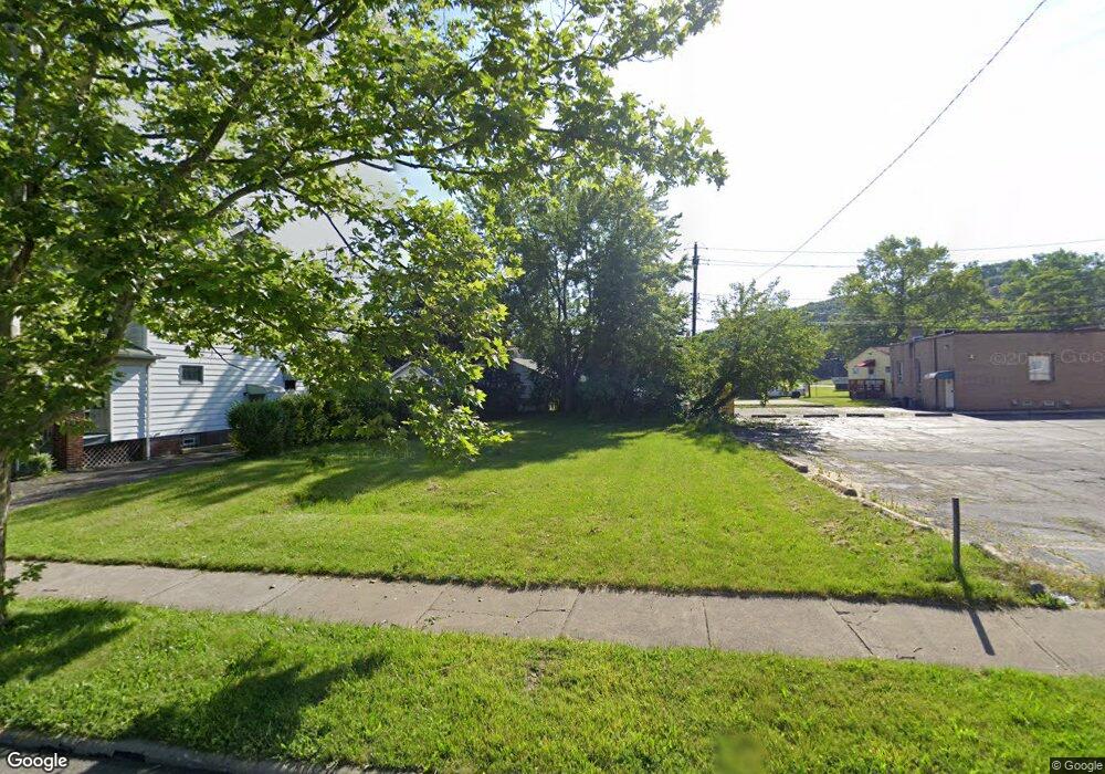 1571 E 219th St, Euclid, OH 44117 - photo 1