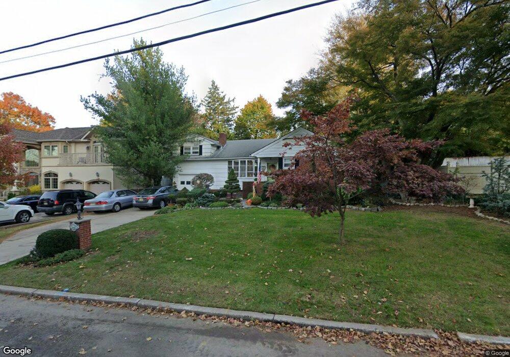 393 Valley View Ave, Paramus, NJ 07652 - photo 1