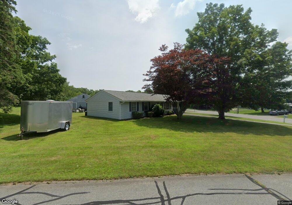 2 Algonquin Dr, South Dartmouth, MA 02748 - photo 1