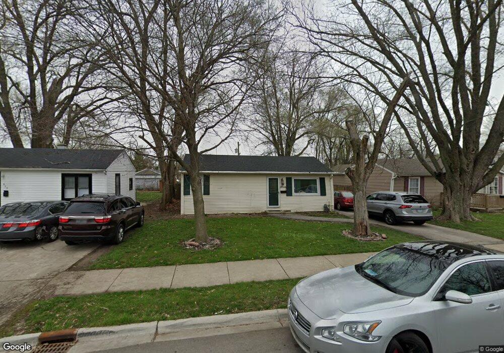 611 N Elmwood Dr, Aurora, IL 60506 - photo 1