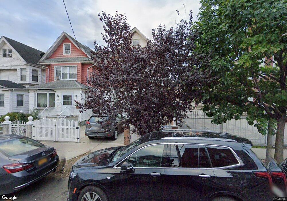 8768 112th St, Richmond Hill, NY 11418 - photo 1