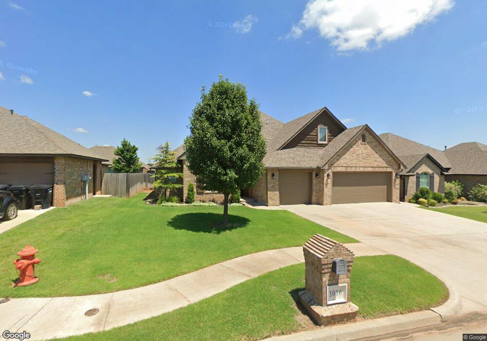 1016 Lindsey Ln, Moore, OK 73160 - photo 1