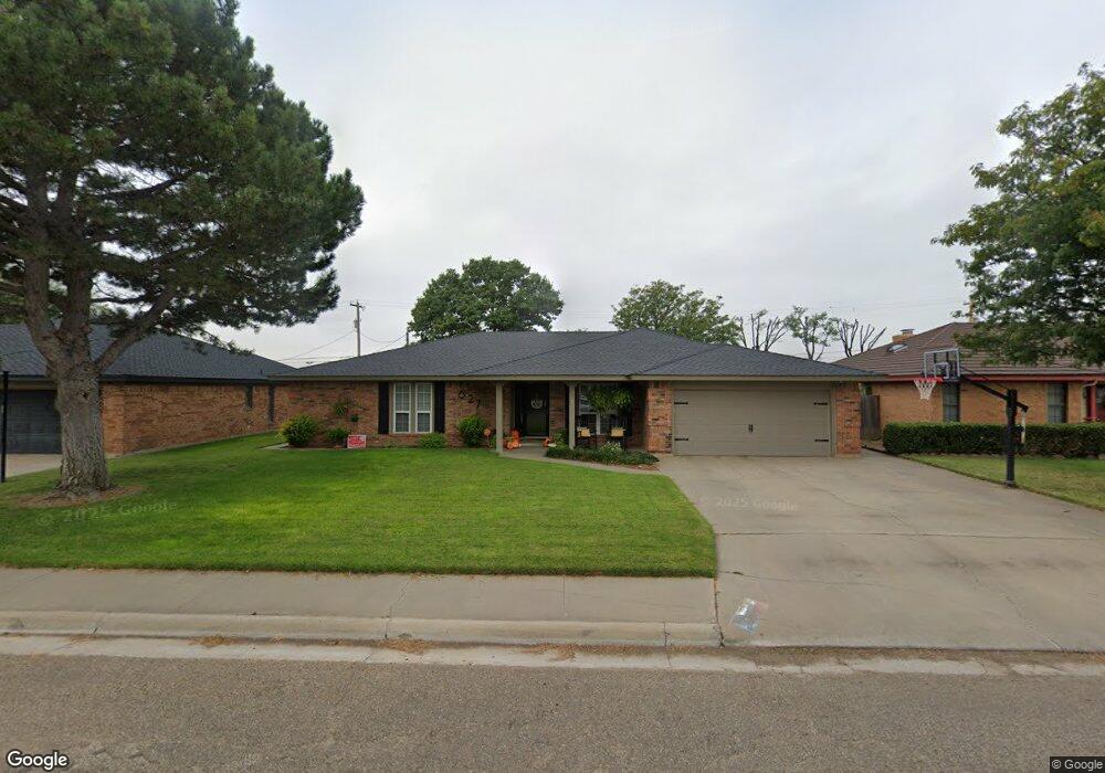 627 Belmont Dr, Dumas, TX 79029 - photo 1