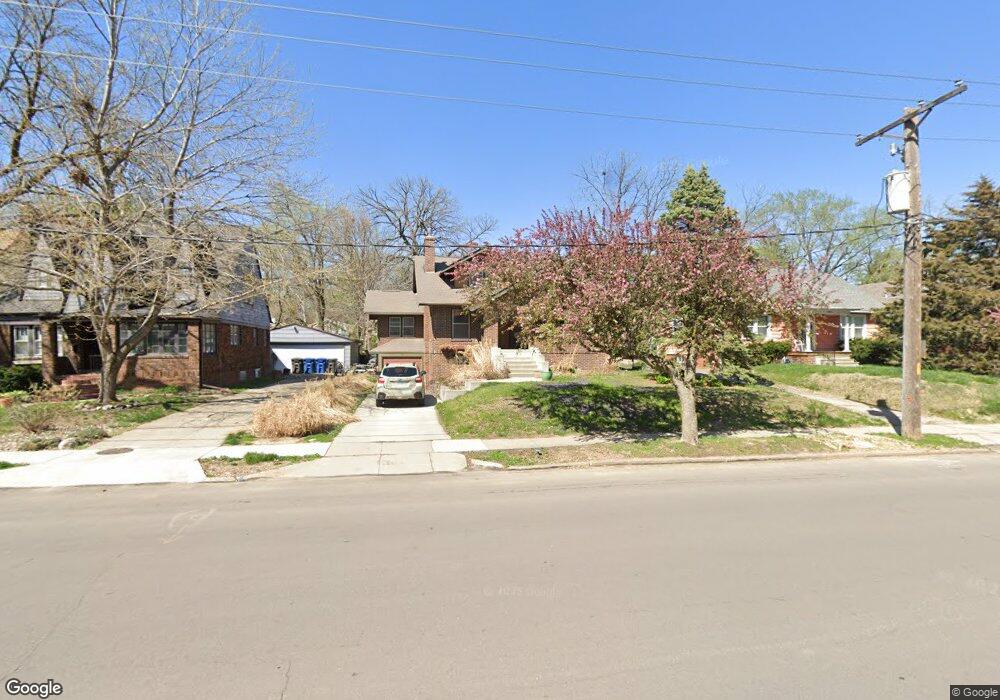 3913 Franklin Ave, Des Moines, IA 50310 - photo 1