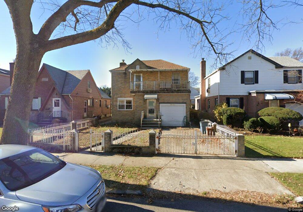 7312 194th St, Fresh Meadows, NY 11366 - photo 1
