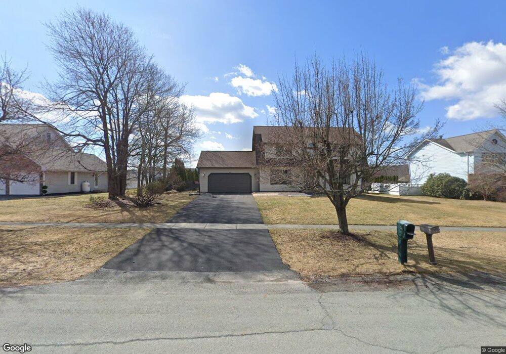 925 Apple Tree Rd, Moscow, PA 18444 - photo 1