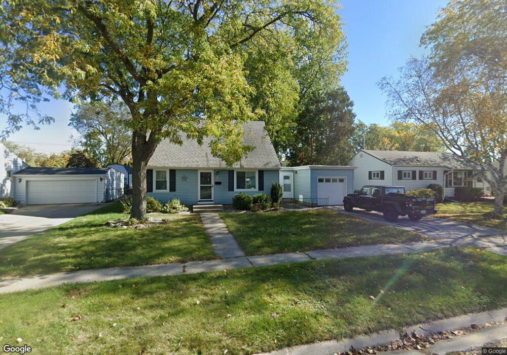 W166N8450 Dardis Ave, Menomonee Falls, WI 53051 - photo 1