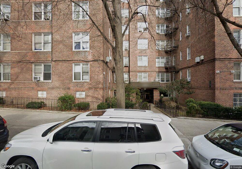 325 E 201 St unit 3 F, Bronx, NY 10458 - photo 1