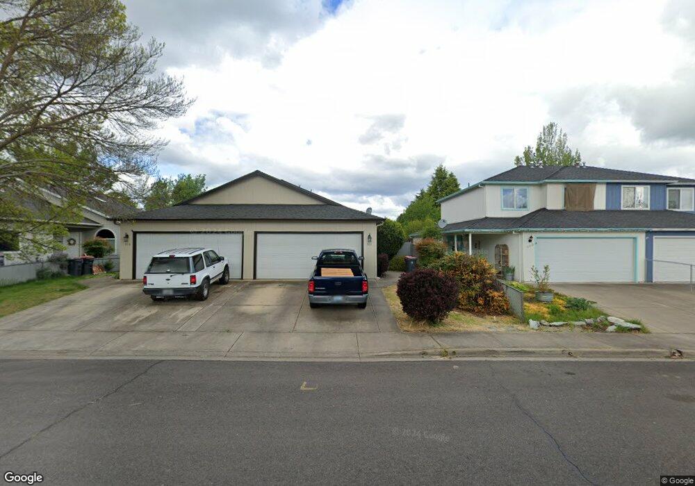 511 Mountain View Dr, Central Point, OR 97502 - photo 1