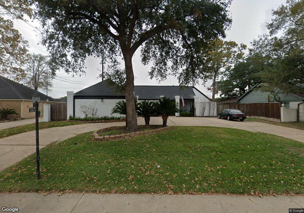 210 Briar Hill Dr, Houston, TX 77042 - photo 1