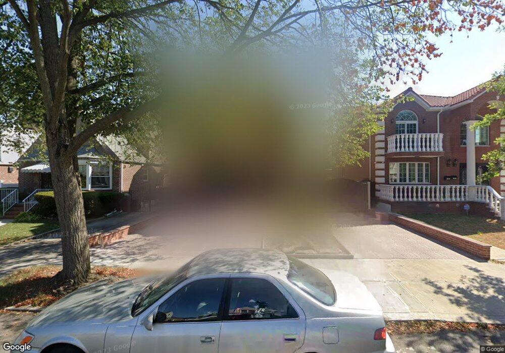 5819 189th St, Fresh Meadows, NY 11365 - photo 1