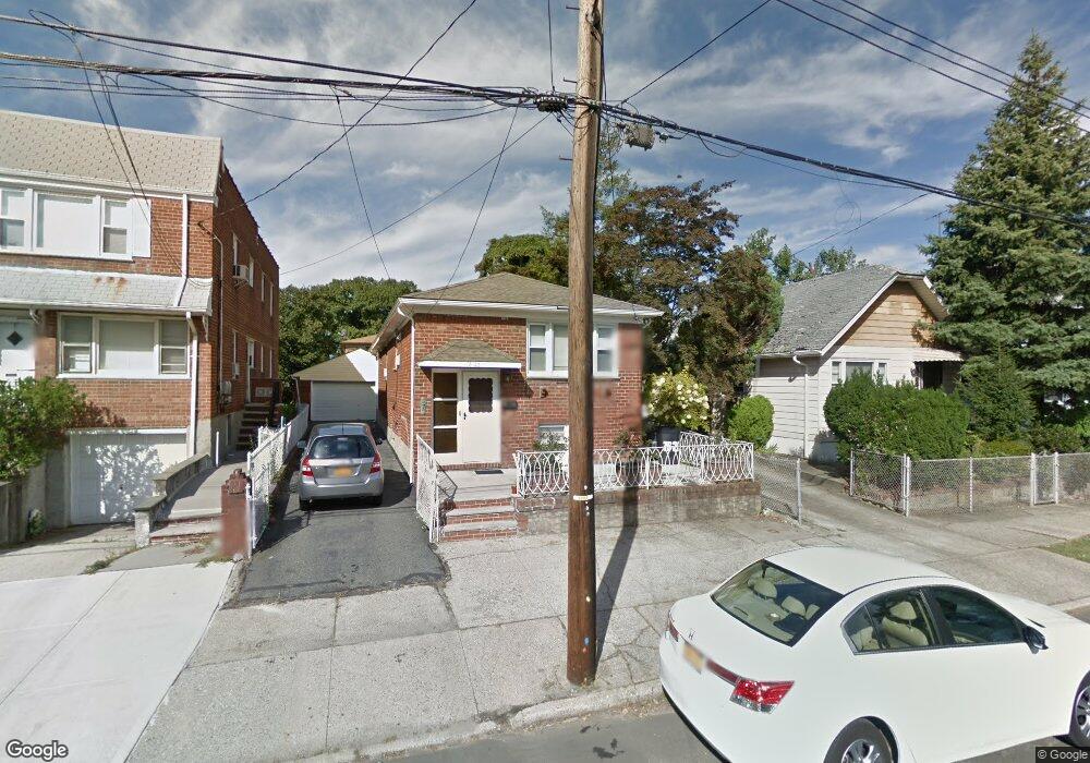 7620 167th St unit Upper, Fresh Meadows, NY 11366 - photo 1