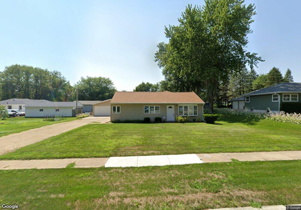 3313 Mcclain Dr, Cedar Falls, IA 50613 - photo 1